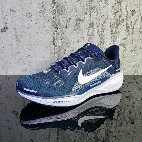 MSRP $145 Nike NFL x Air Zoom Pegasus 41 Dallas Cowboys - Size 8